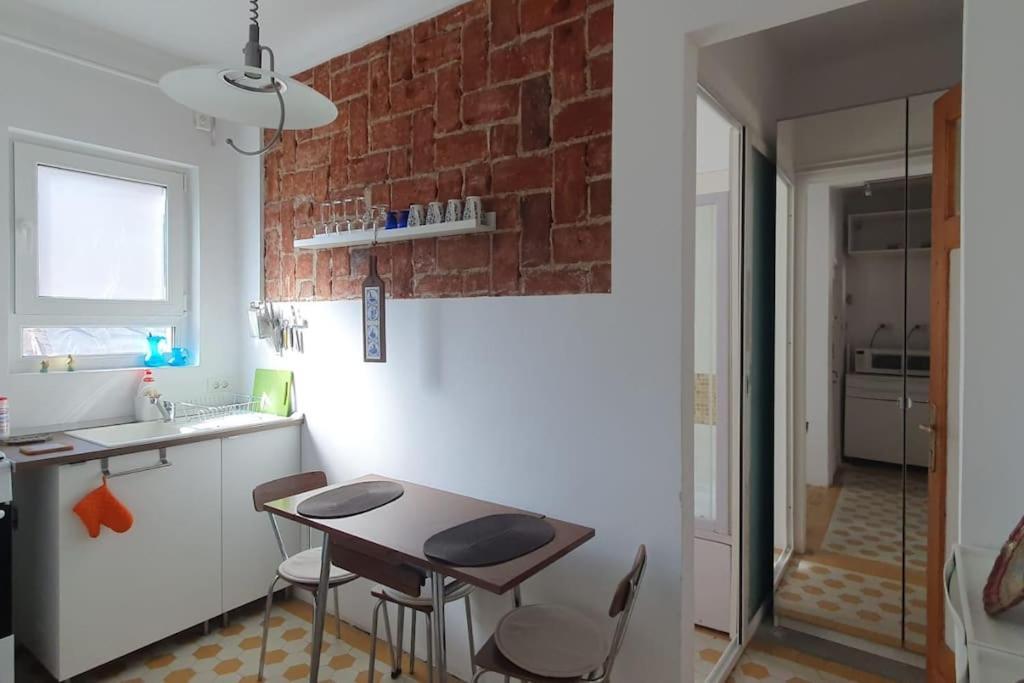Elegant Apartment Near Rosetti Square بوخارست المظهر الخارجي الصورة